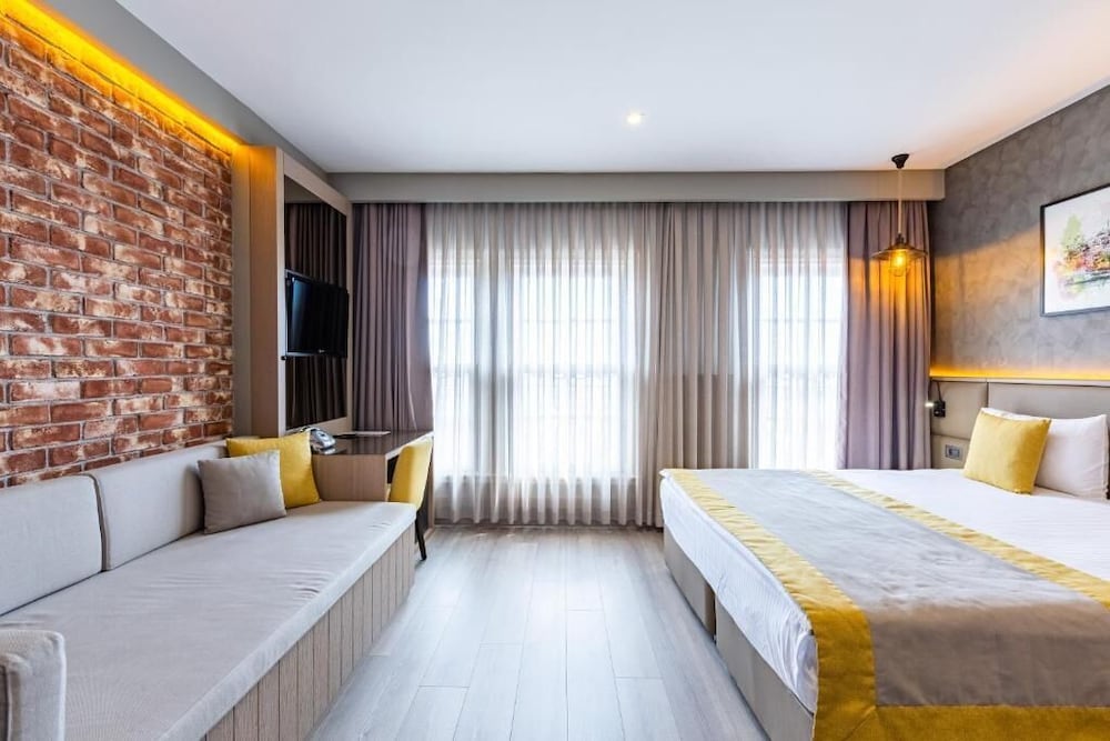 2 BEDROOMS, FAMILY SUITE, ANNEX