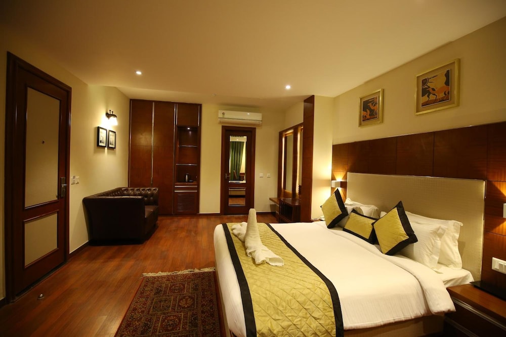The Ic's Hotel 2/30