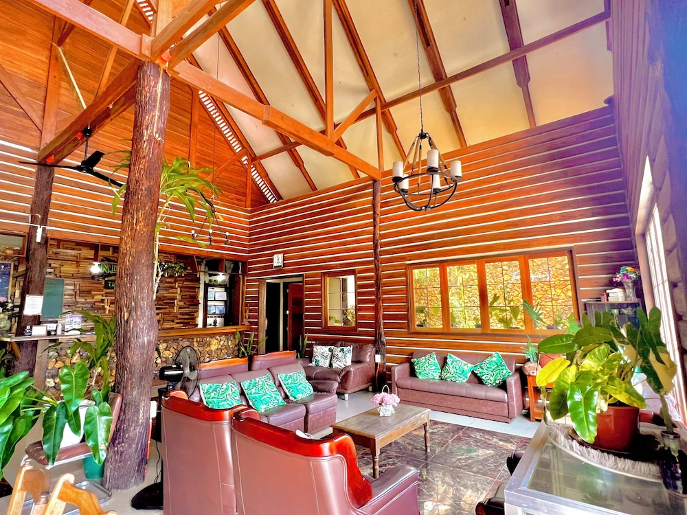 Novie Apos S Tourist Inn 9/50