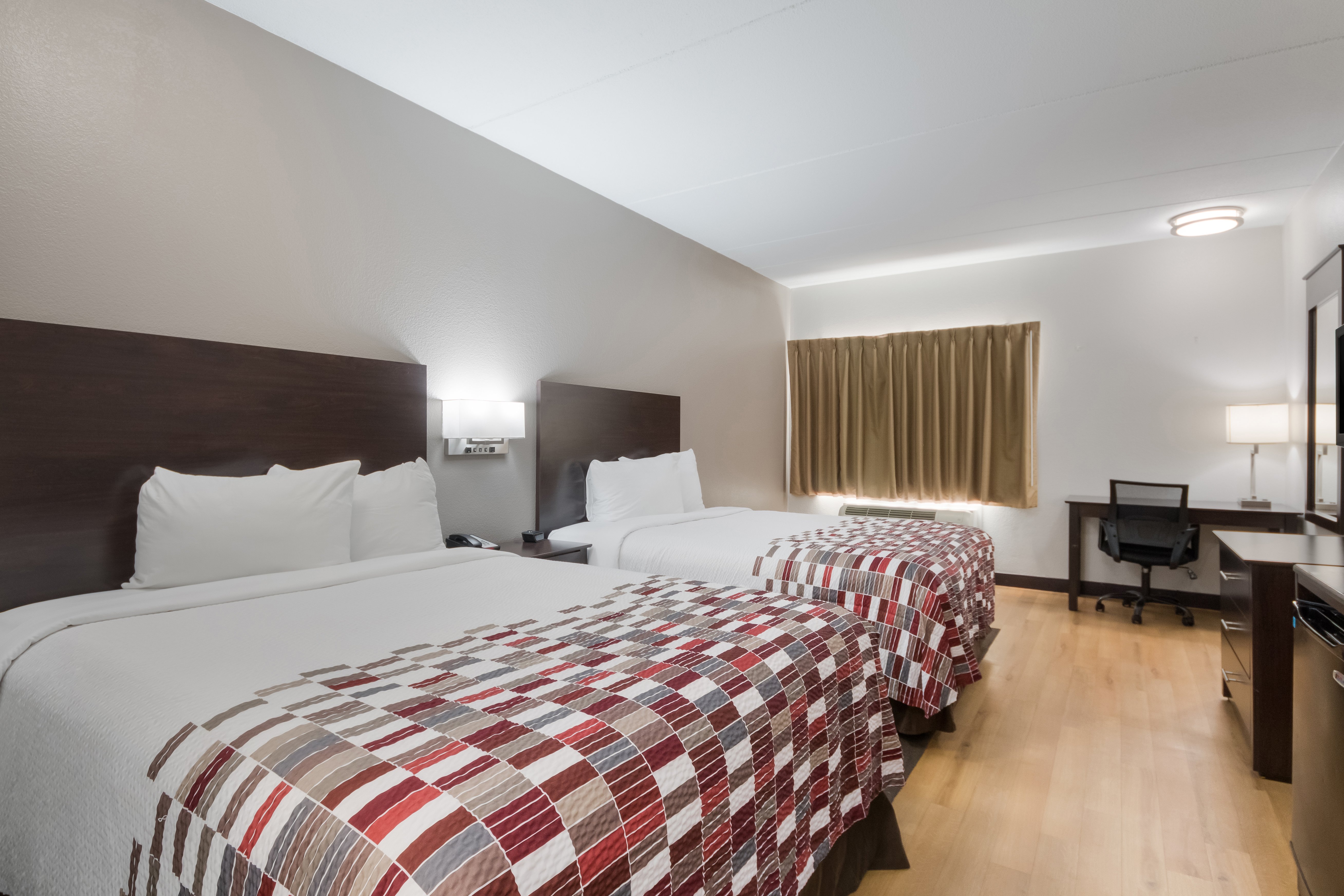 NON-SMOKING DELUXE 2 QUEEN BEDS, MICRO-FRIDGE