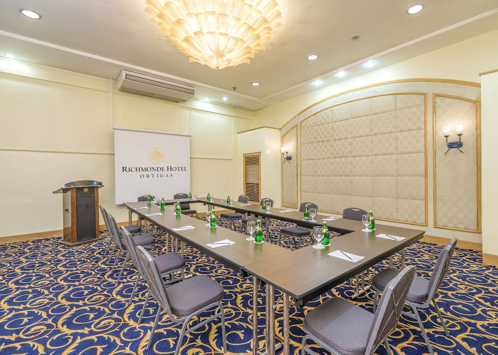 Richmonde Hotel Ortigas 58/64