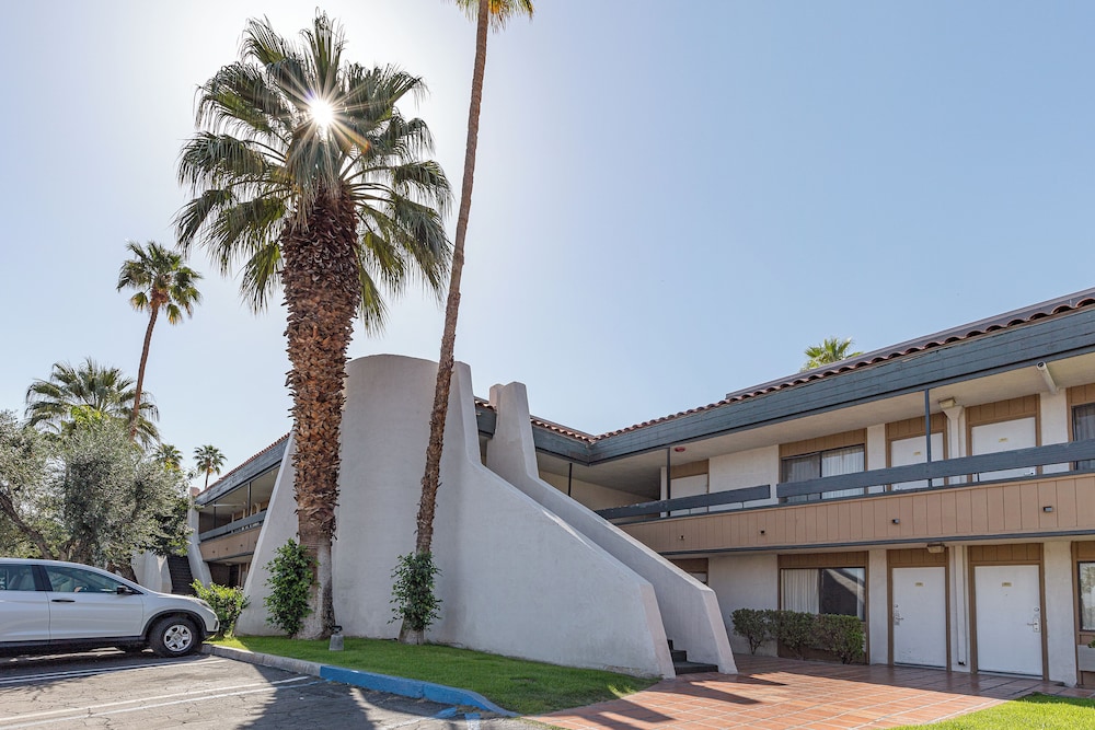 Travelodge By Wyndham Palm Springs 28/41