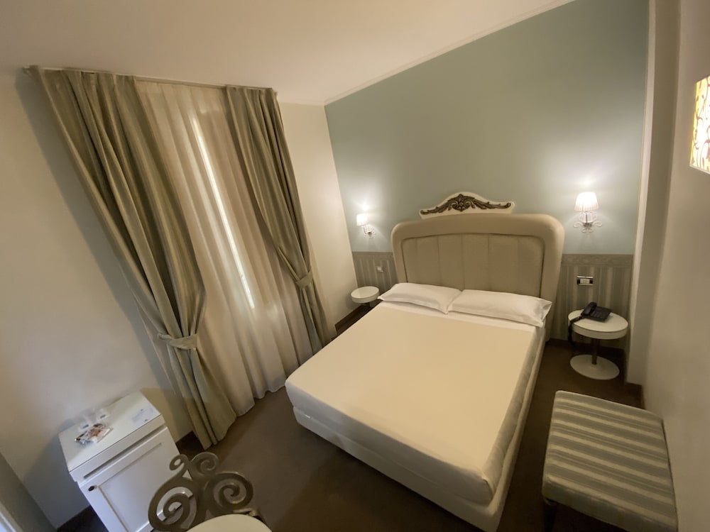 JR Hotels Oriente Bari 19/56