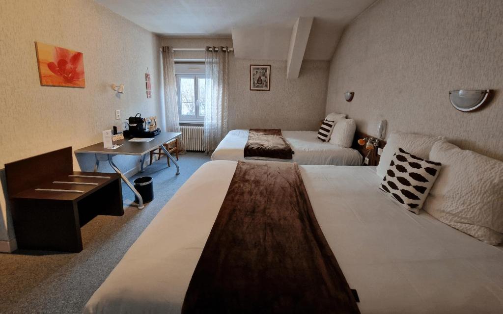 CENTRAL HOTEL 34/53