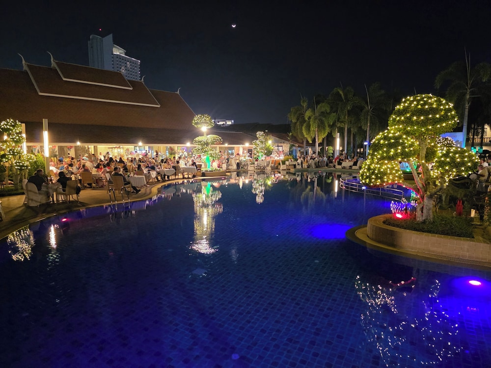 Thai Garden Resort 18/105