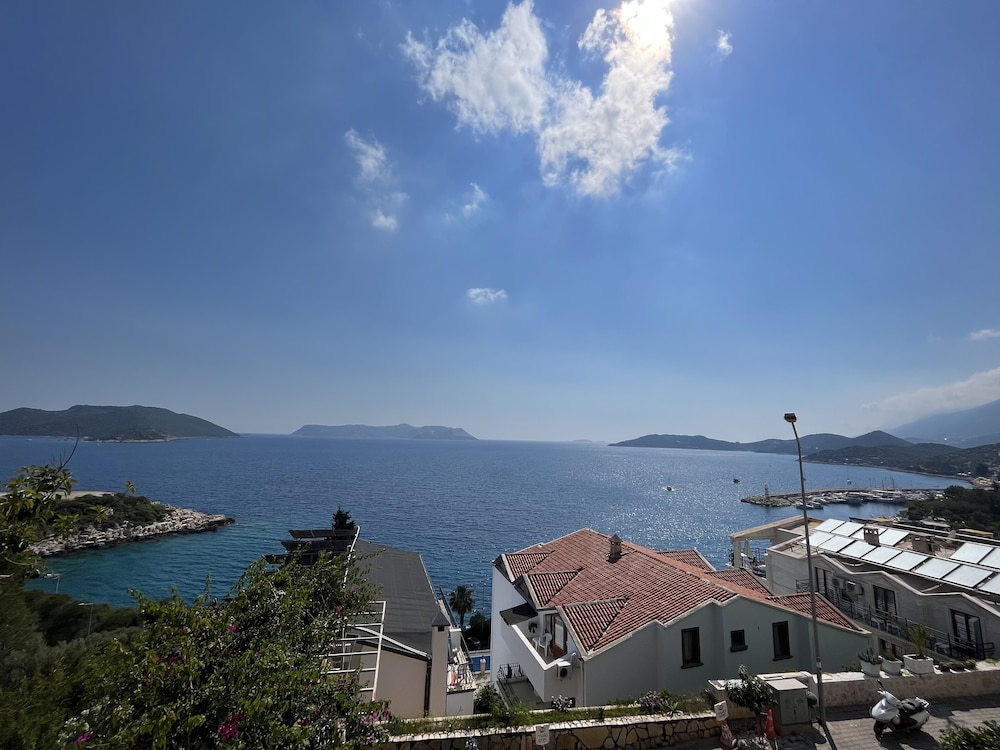 Kas Maki Hotel 46/50