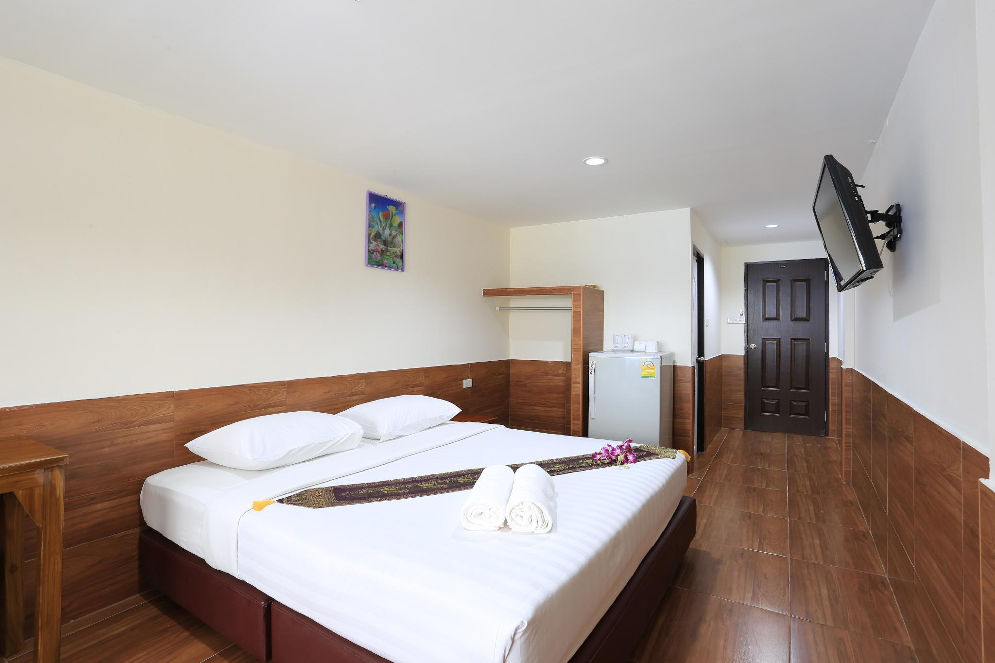 BUDGET, DOUBLE BED