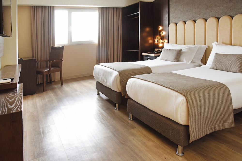 Hotel He Wang 3/48
