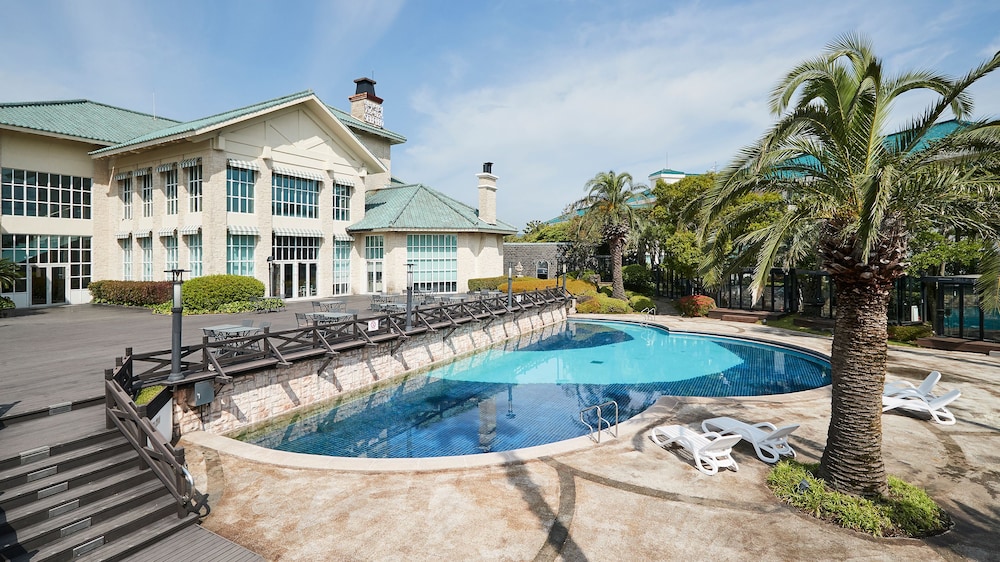 The Suites Hotel Jeju 70/73