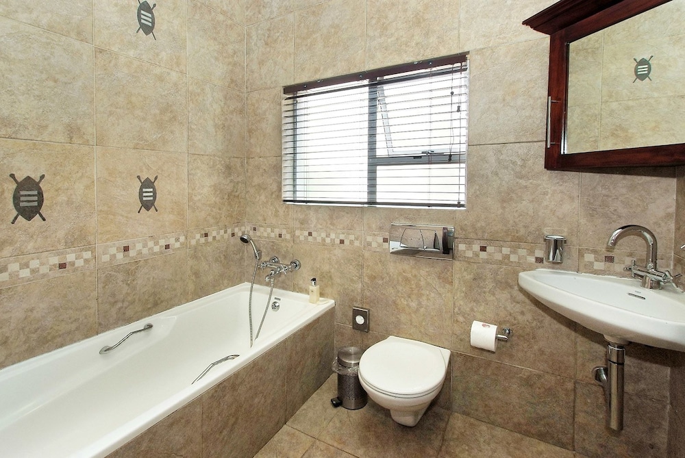 Ushaka Manor Guest House 33/37