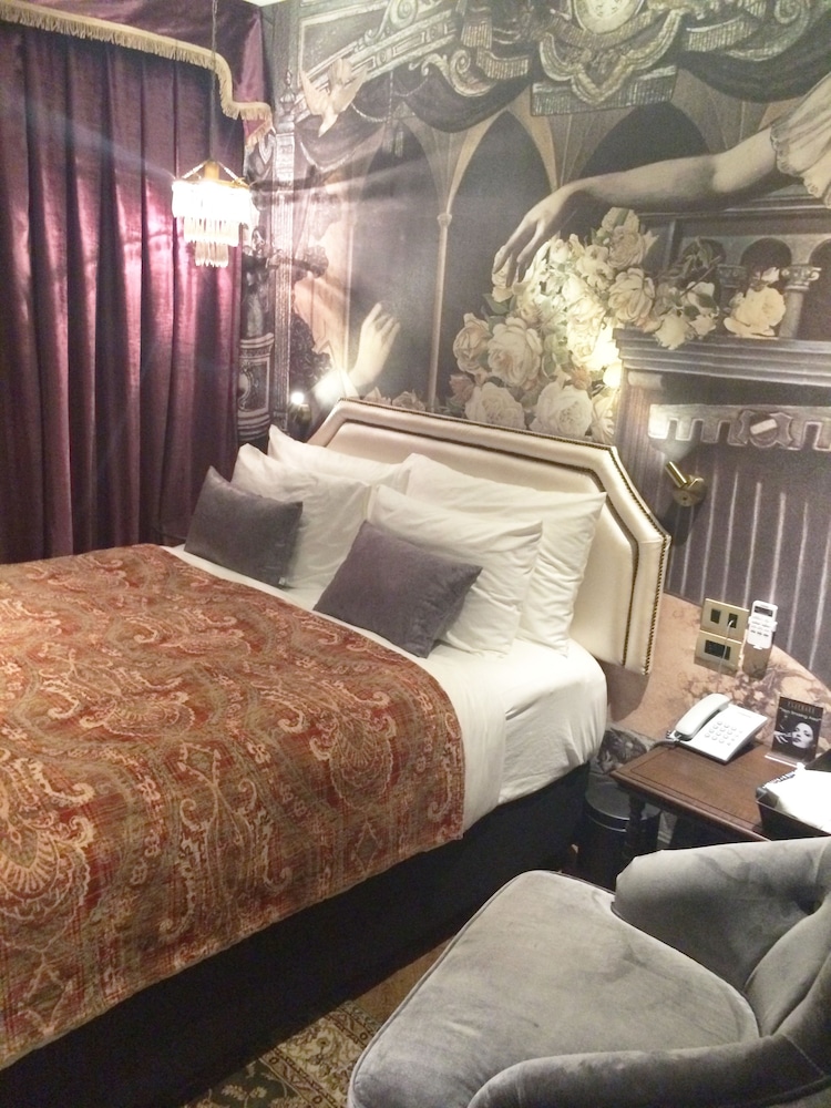 PLAYHAUS THONGLOR HOTEL BANGKOK 14/24