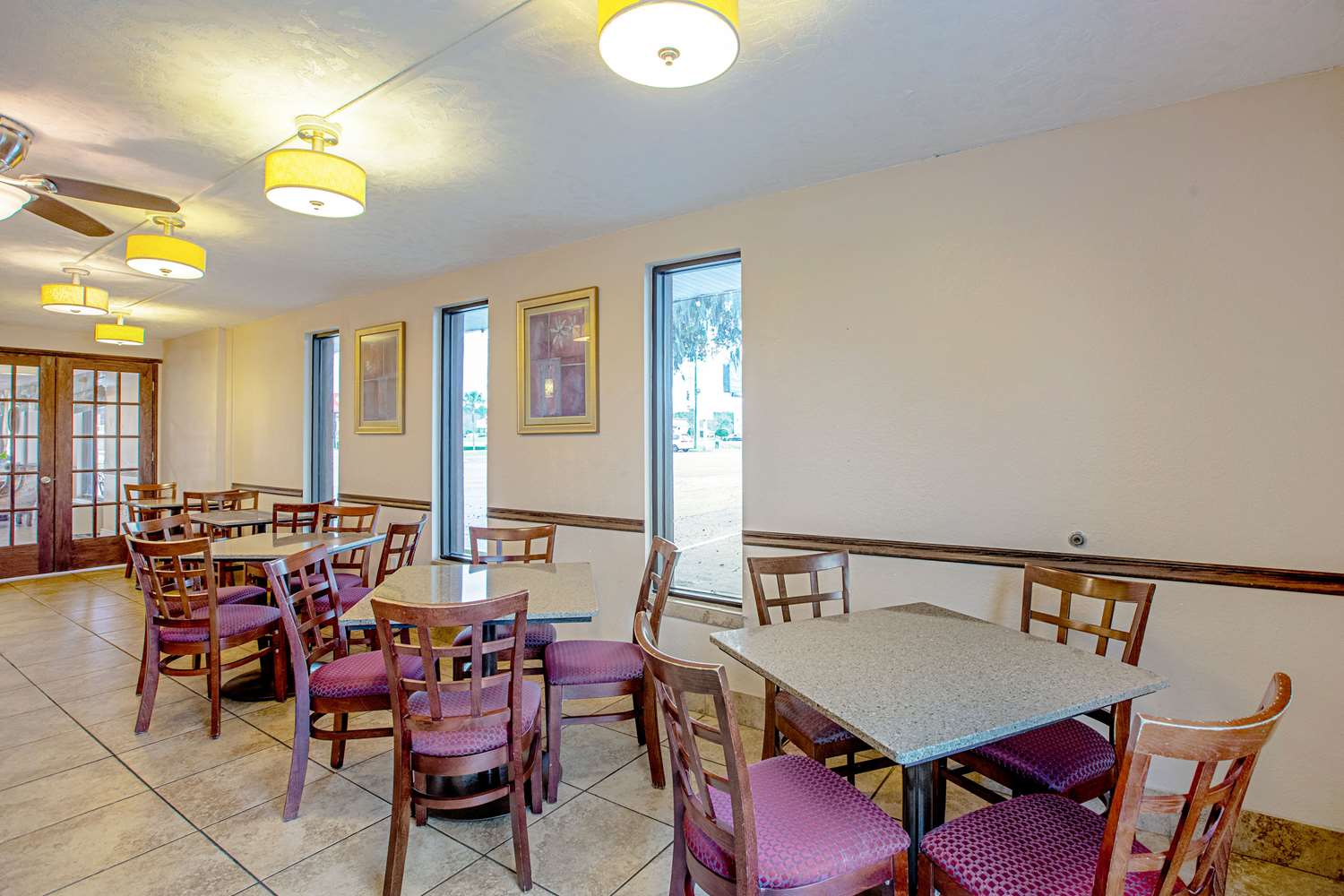 Quality Inn & Suites Live Oak I-10 Exit 283 11/14