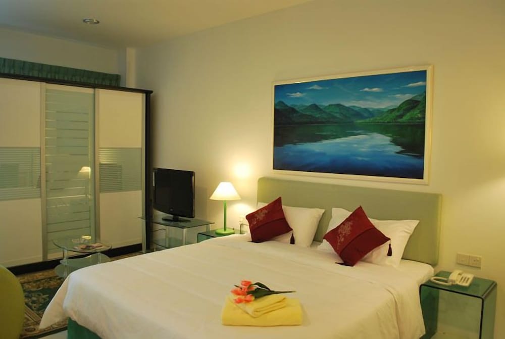STUDIO, DOUBLE BED
