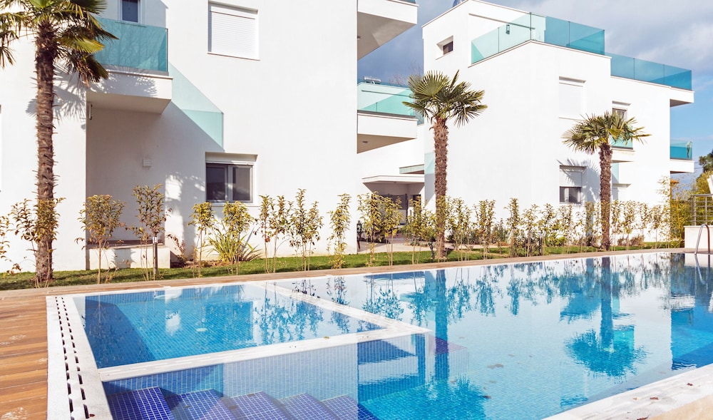 Acrotel Porto Brava Luxury Villas 8/65