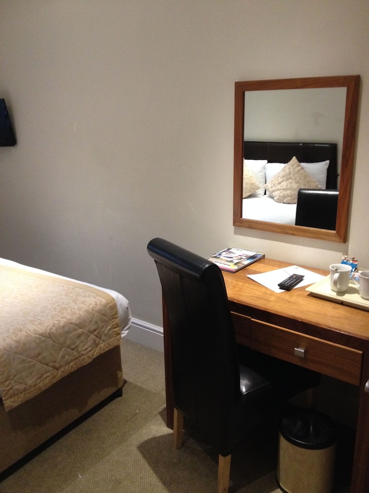 BRIGHTON HOTEL(FORMERLY BEST WESTERN BRIGHTON) 33/45