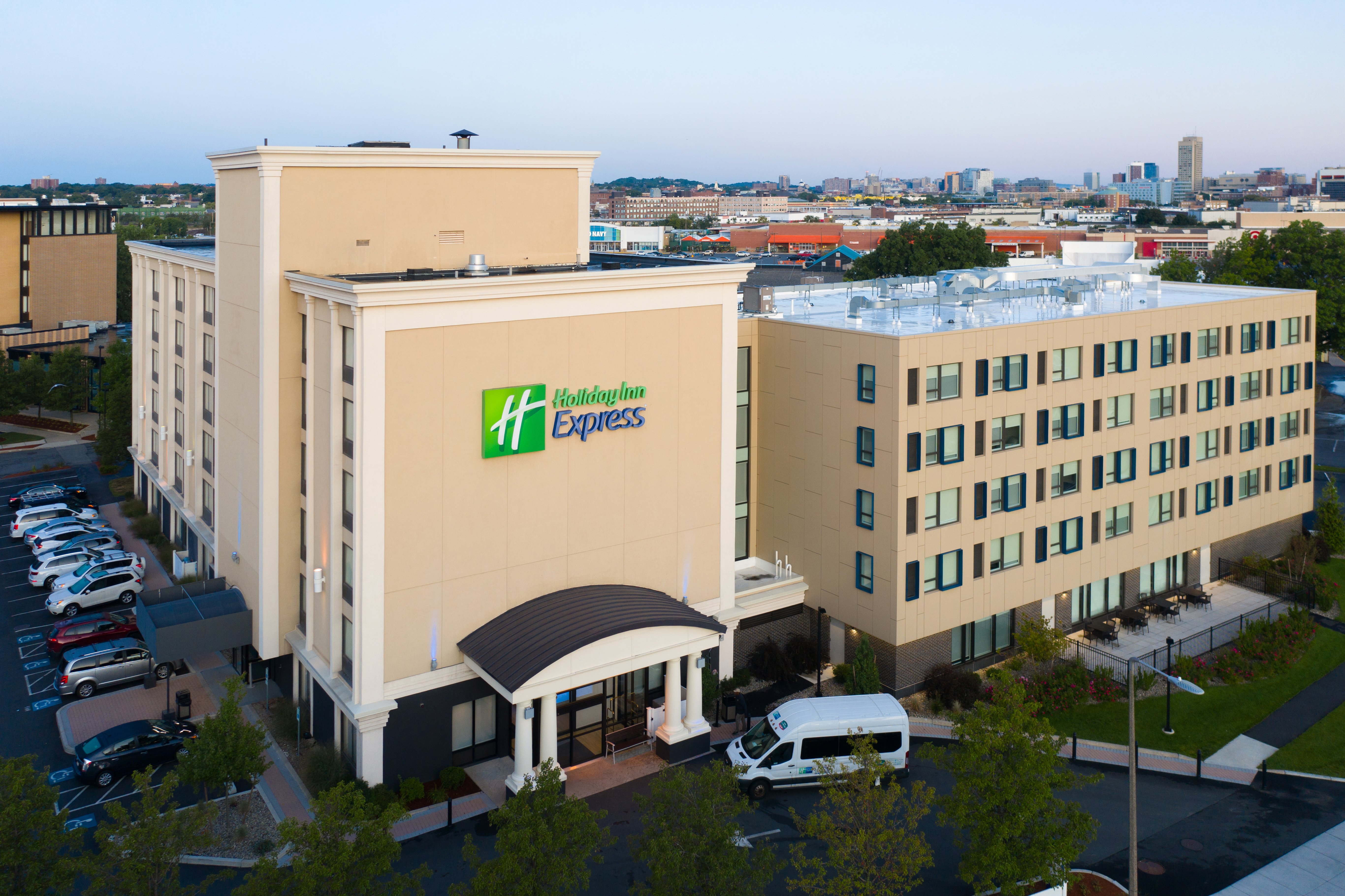 Holiday Inn Express Boston 6/63