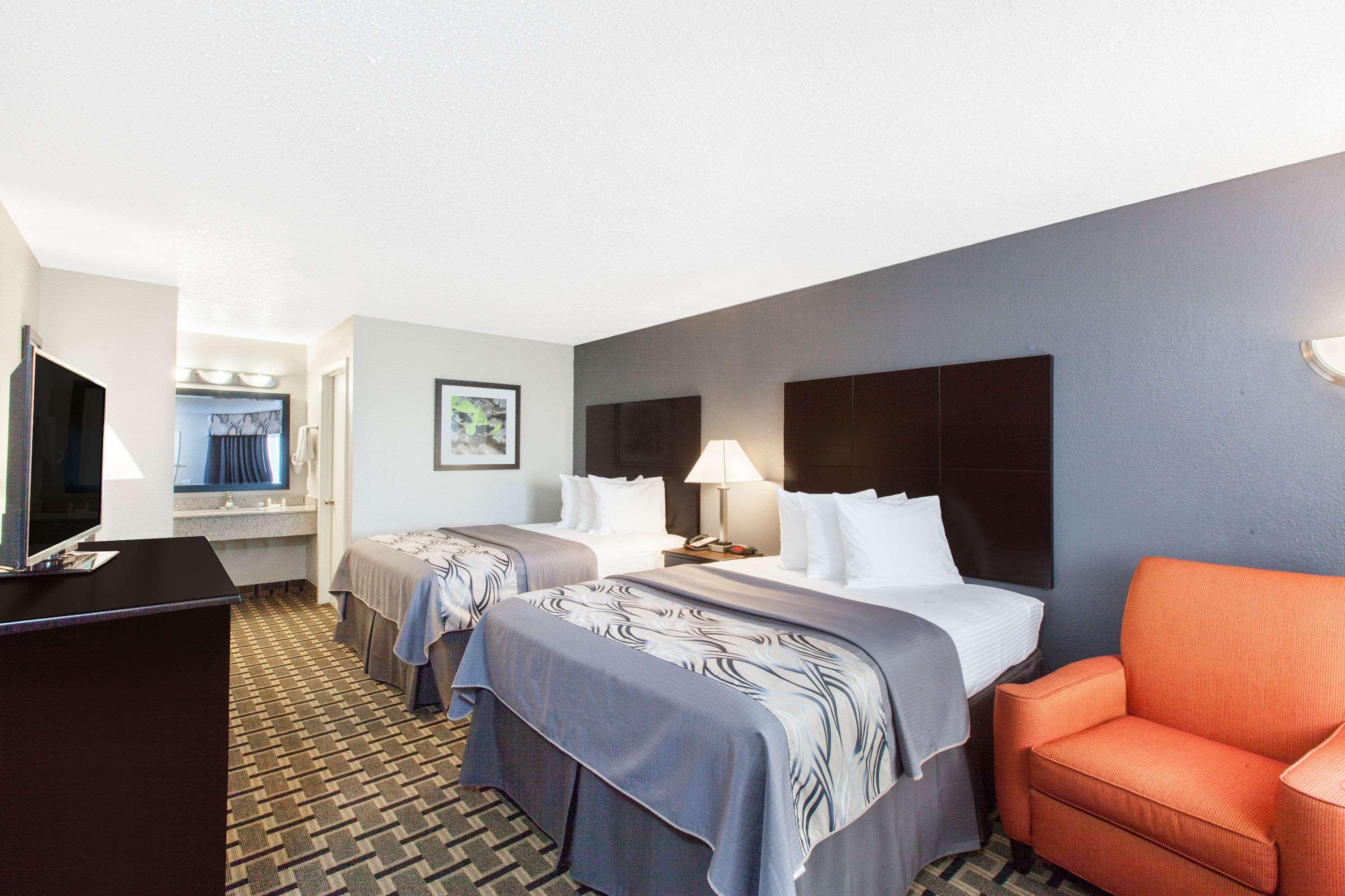 Days Inn Ennis 9/26