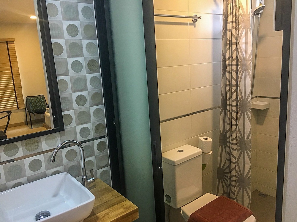 Bangkok Saran Poshtel 63/64
