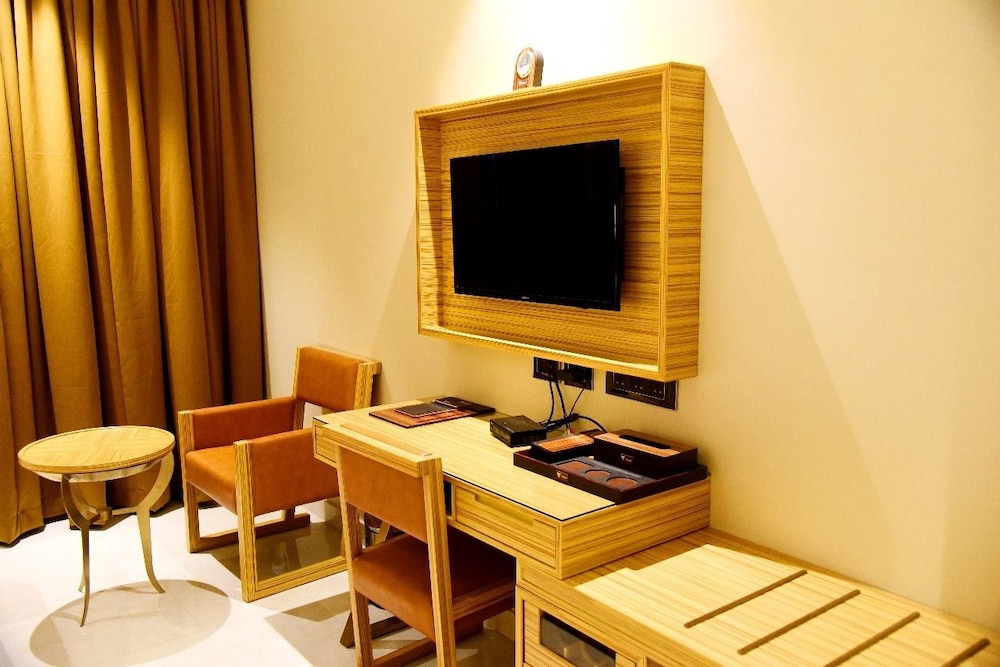 Vybrant Hotels 28/32