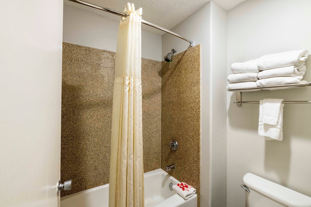 OYO Hotel Stafford TX I-69 North 18/42