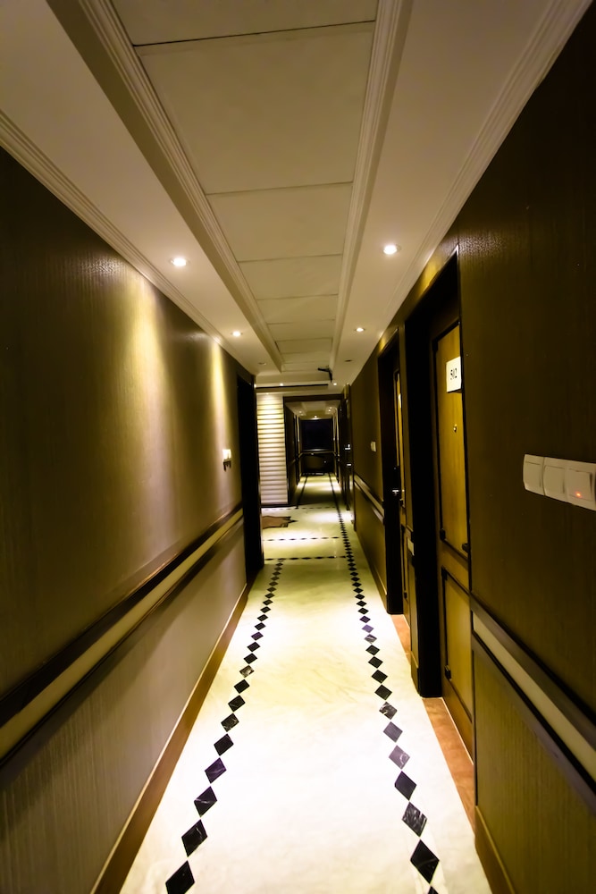 Sea Shell Hotel 32/40