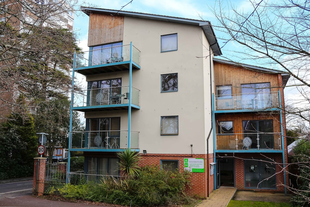 Southampton Serviced Apartment 2/47