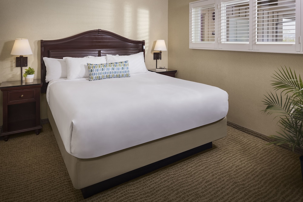 Suite, King Bed, Beach Front, Bay View, Sofa, Patio