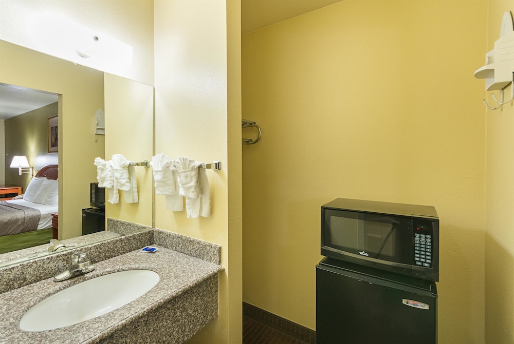 Motel6 Livingston, TX 48/53