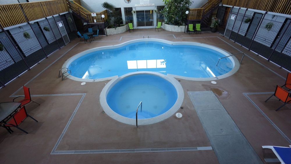 Ramada by Wyndham Medicine Hat 44/75