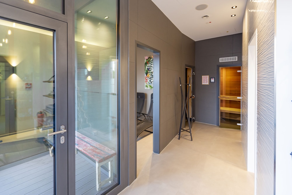 Hotel Modi 8/50