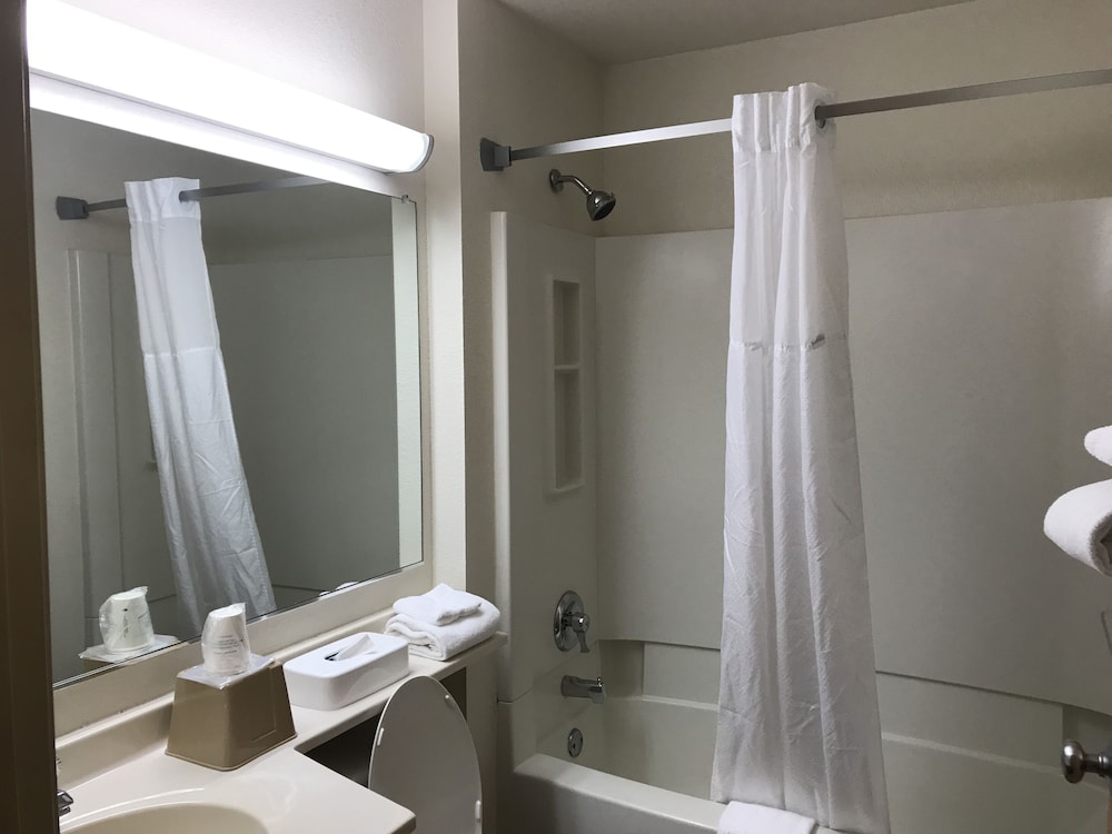 Super 8 by Wyndham Canonsburg/Pittsburgh Area 11/40