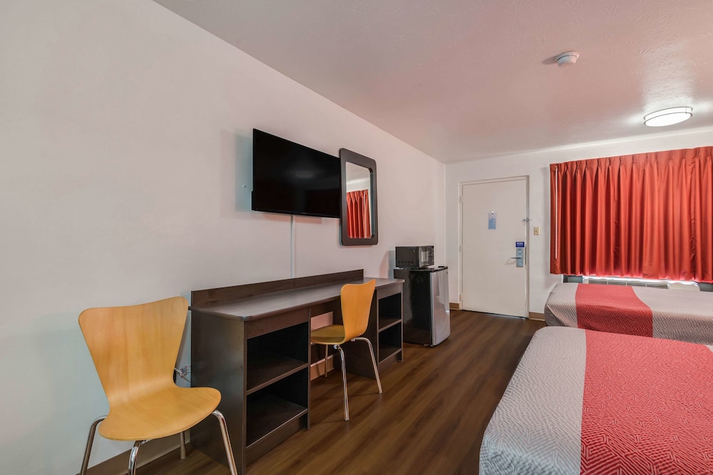 Motel6 Attalla AL 42/63