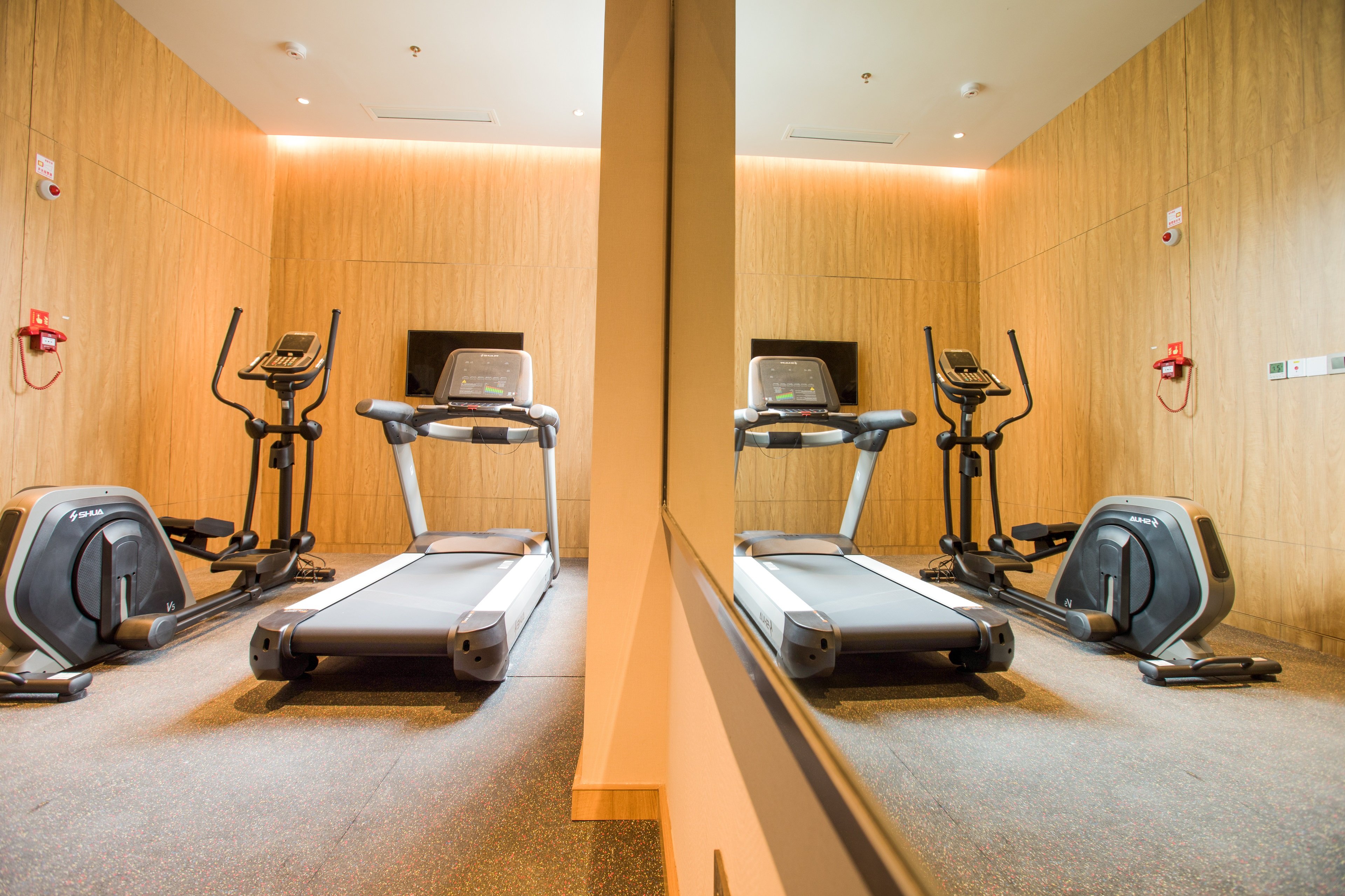 Holiday Inn Express Guizhou Qinglong 16/43
