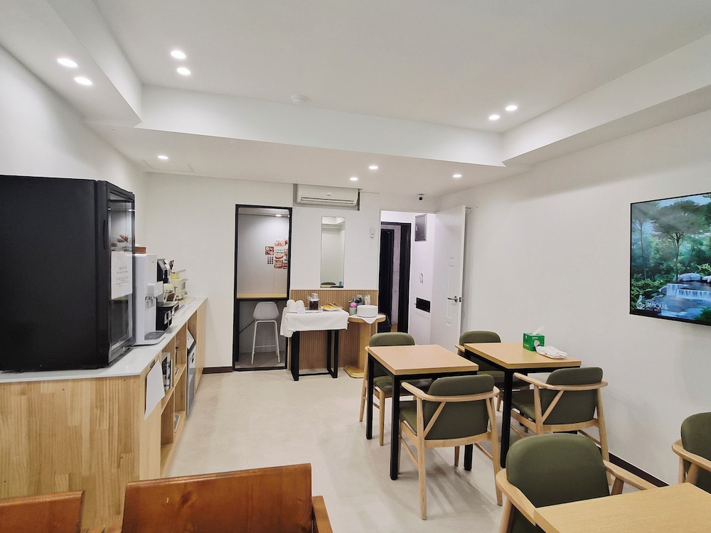 Hotel 109 52/73
