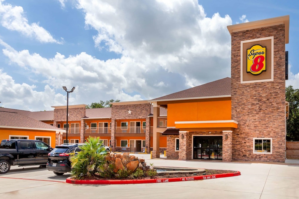 Super 8 by Wyndham Houston Northwest Cypress 4/32