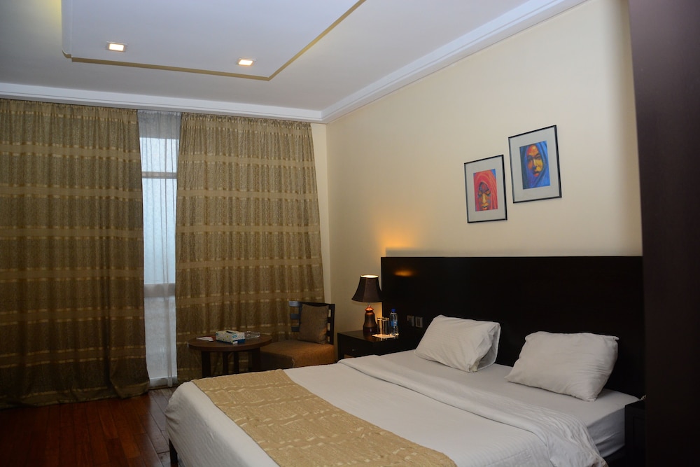 Presidential Hotel 10/50