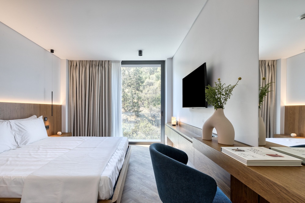 SUPERIOR, DOUBLE BED, HILL VIEW