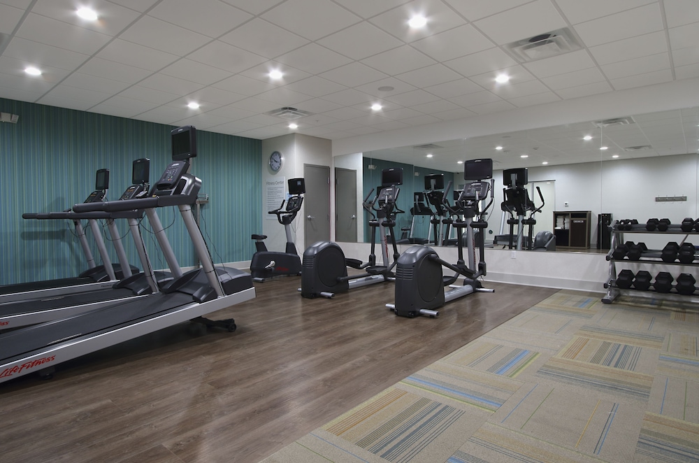 Holiday Inn Express & Suites Lake Charles South Casino Area 25/55