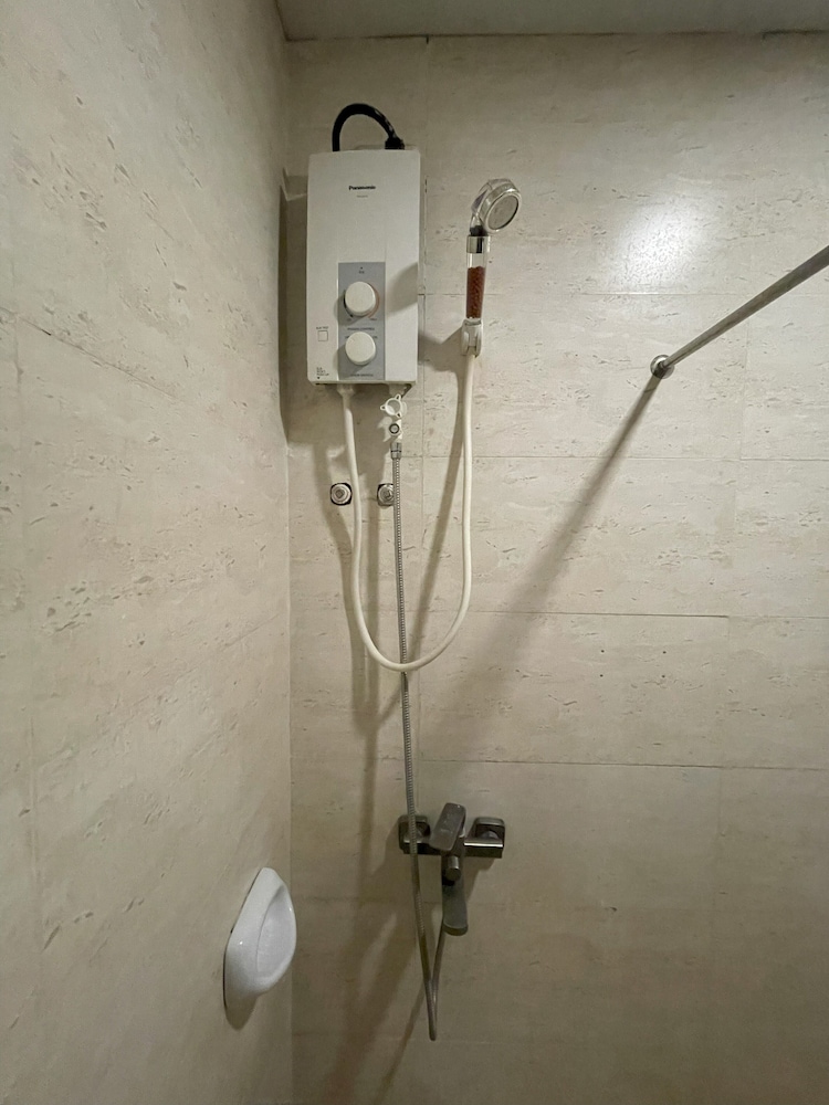 Cebu Capitol Central Hotel and Suites powered by Cocotel 36/55