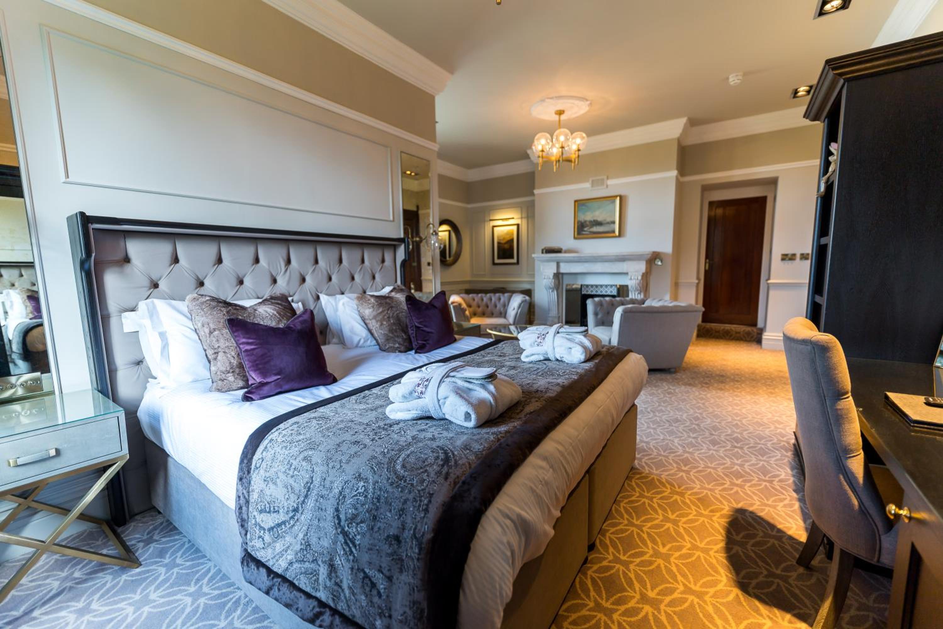 Feature, Double Bed