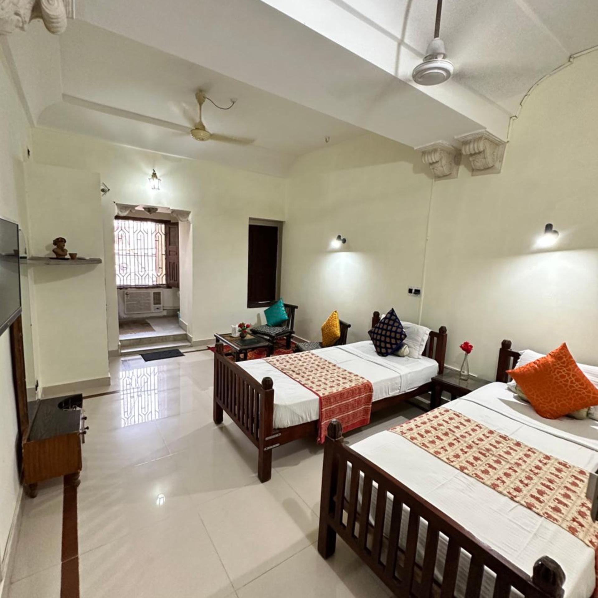 Rawla Mrignayani Palace 7/67