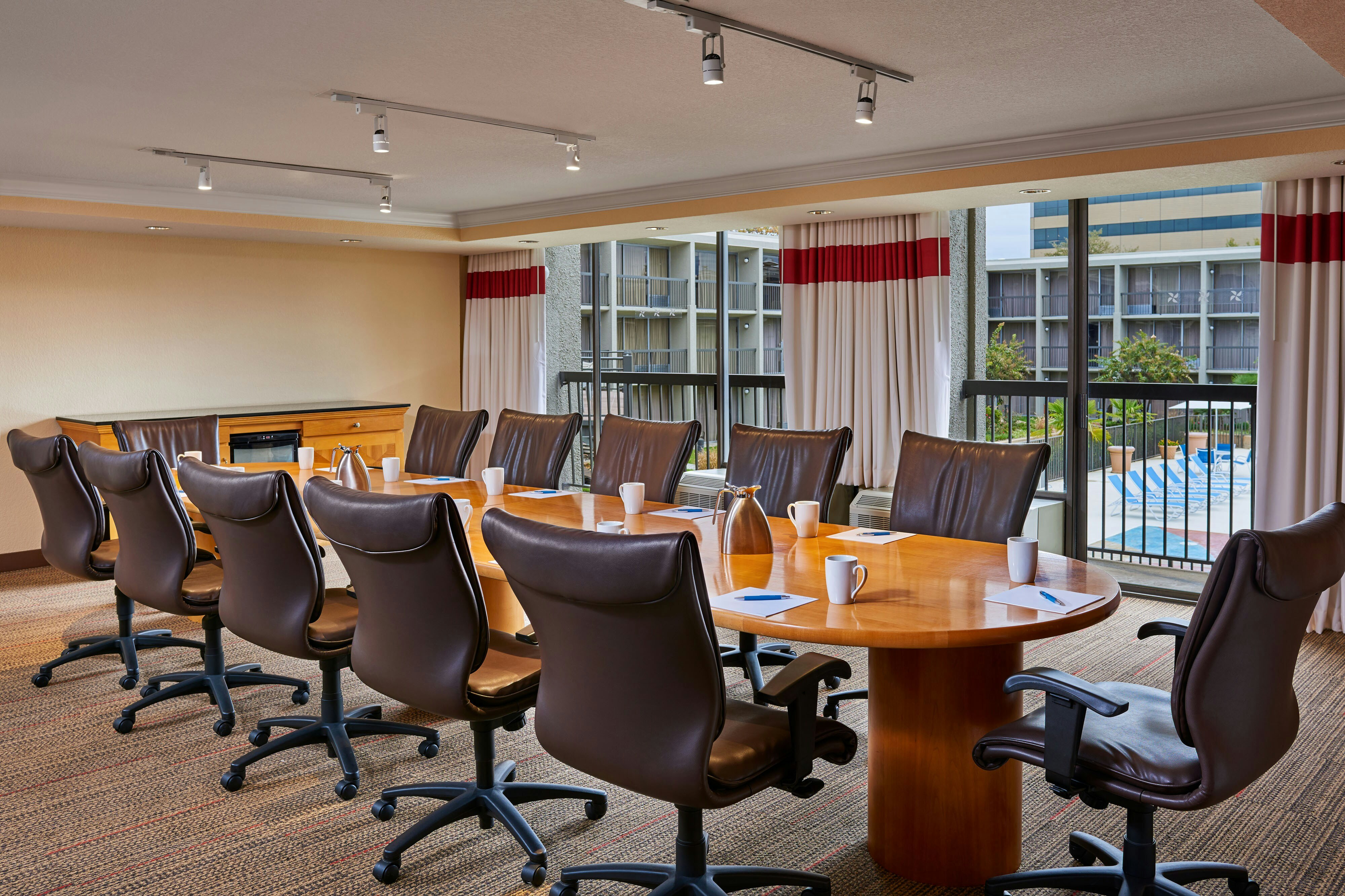 FOUR POINTS BY SHERATON LITTLE ROCK MIDTOWN 37/42