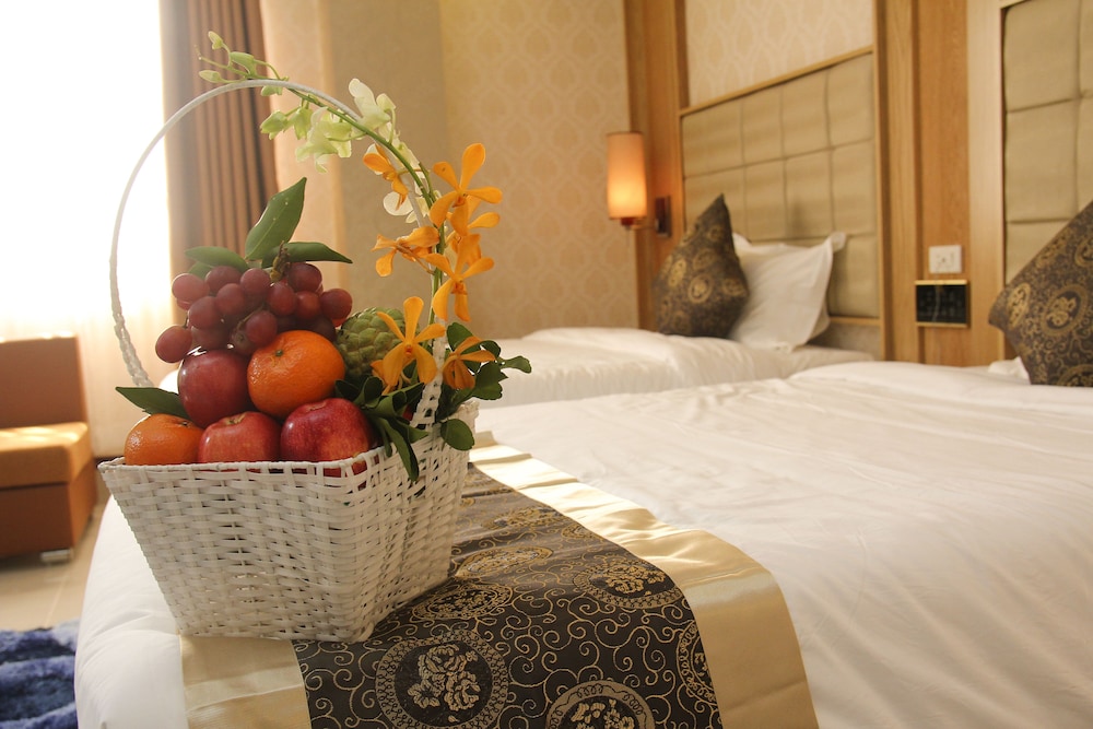 West Hotel 13/54