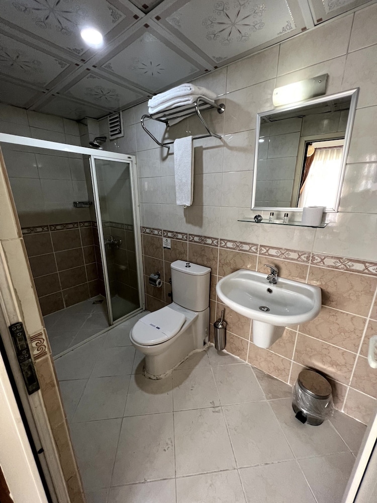 Headman Hotel 39/41