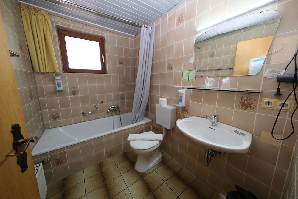 B+B Hotel Sonnenmatte Near Badeparadies 49/50