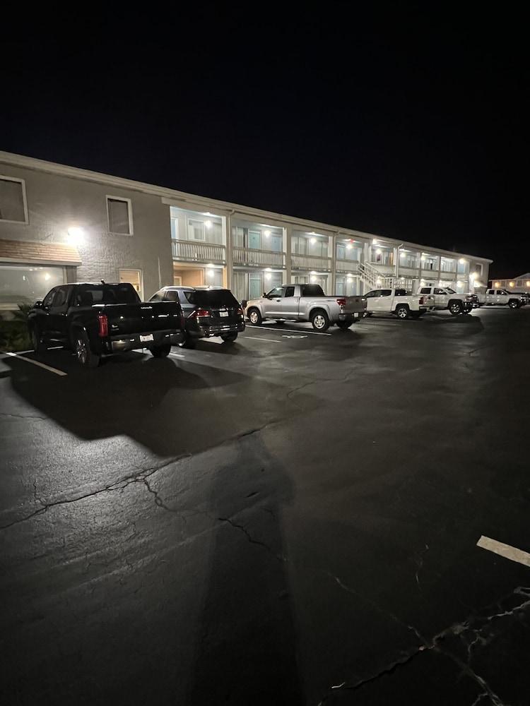 Oceanview Inn 25/30