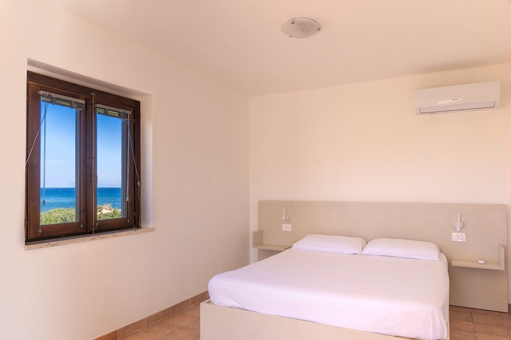 Q Resort Hotel 11/63