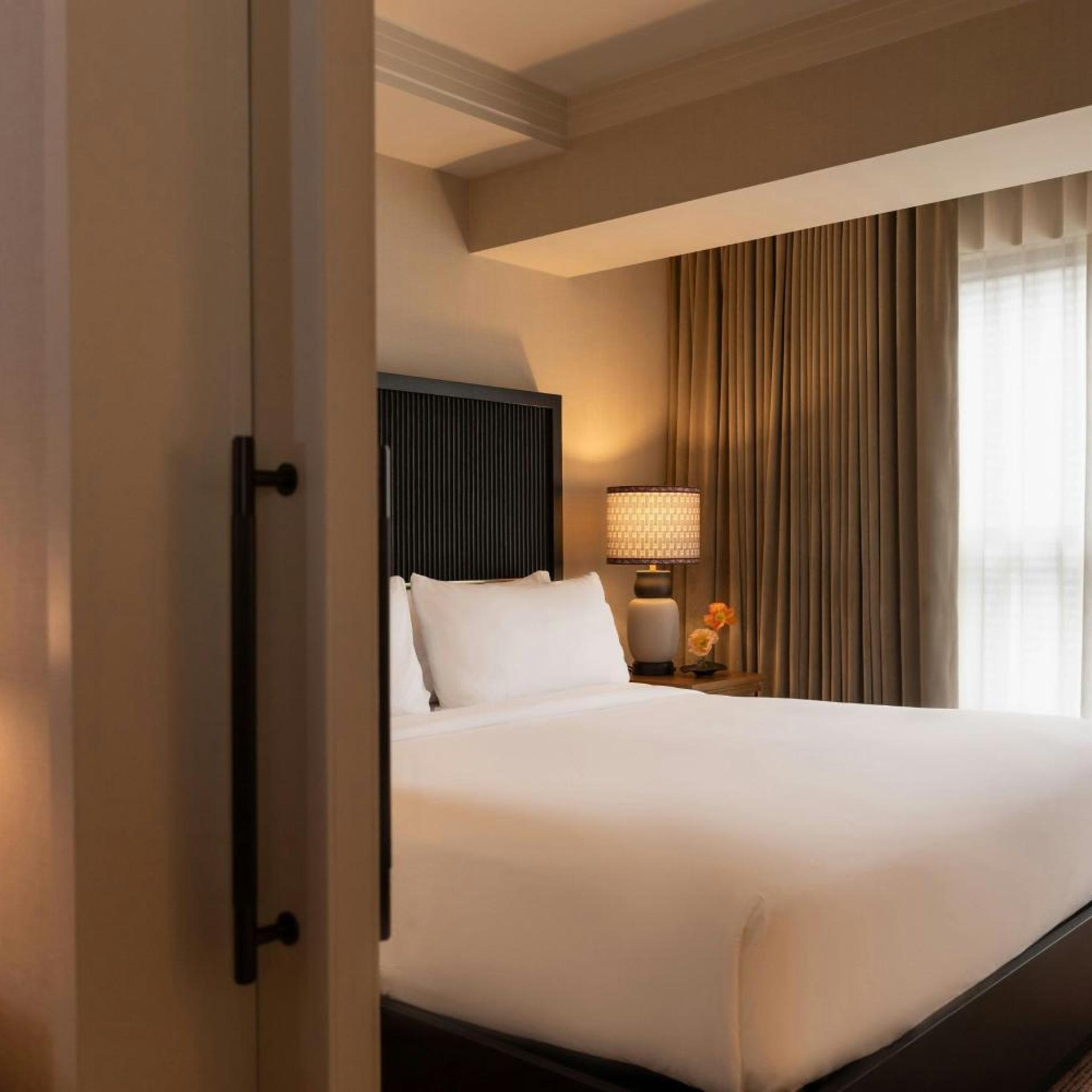 1 Bedroom, Premium, Suite, King Bed, Sofa