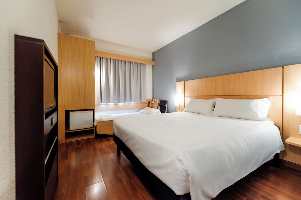 Ibis Blumenau 23/66