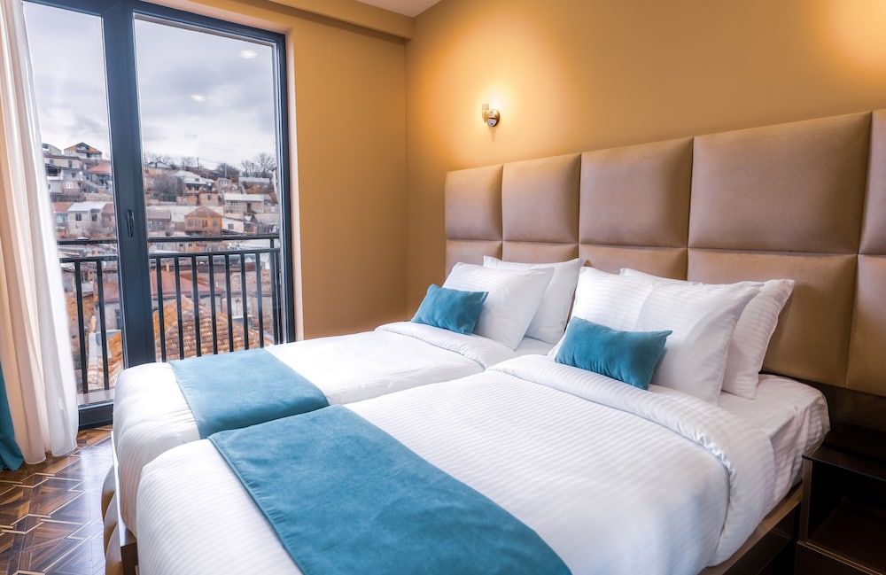 STANDARD, DOUBLE OR TWIN BED